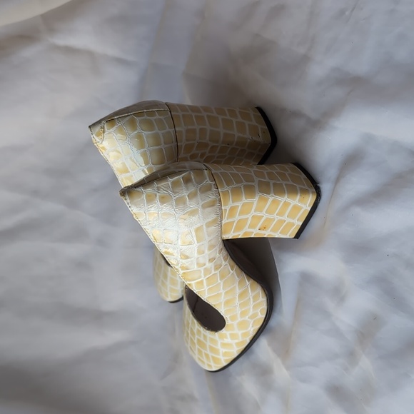 L'Intervalle chunky heel cream white snakeskin heel pumps - Picture 4 of 8